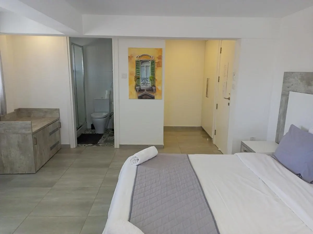White 11 Aparthotel Larnaca