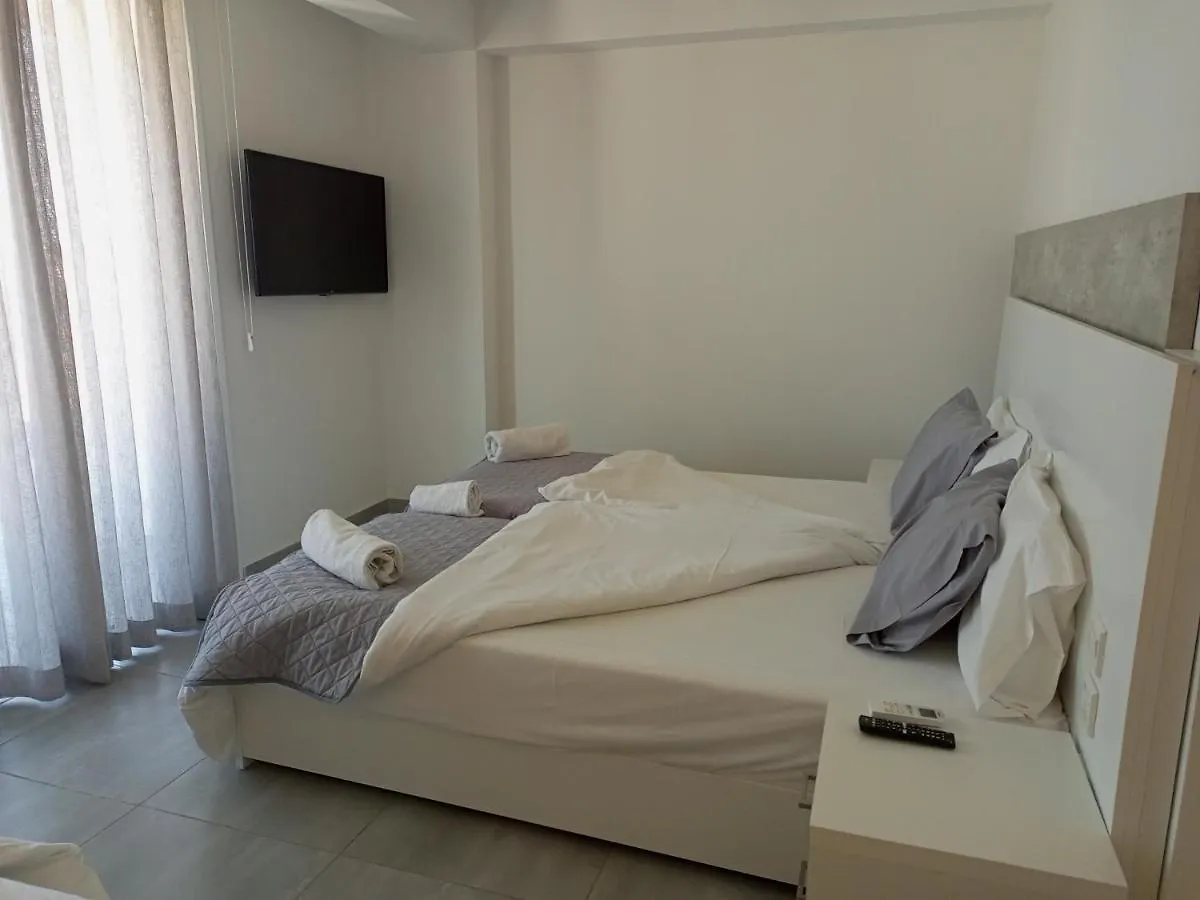 White 11 Aparthotel Larnaca