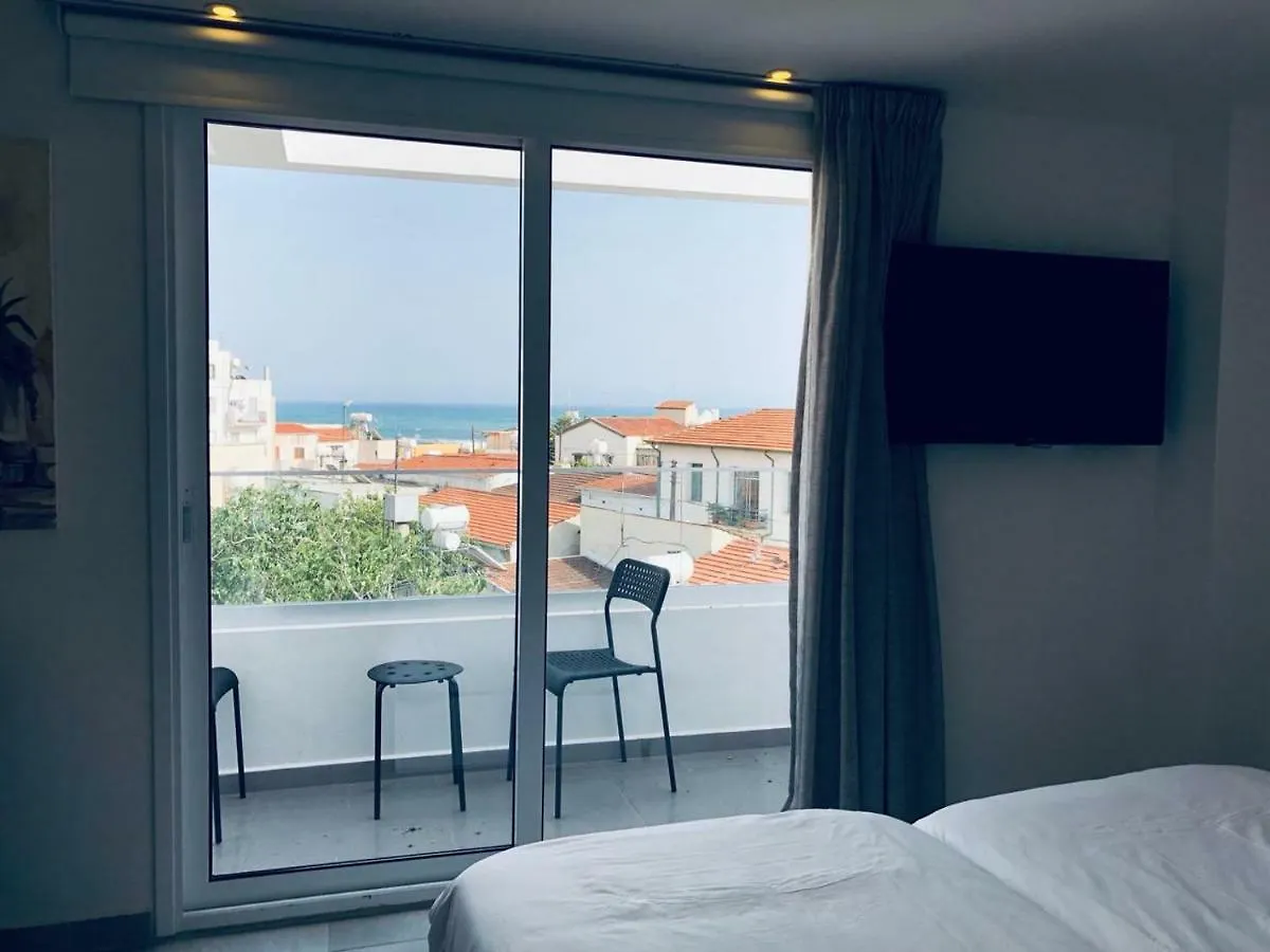 White 11 Aparthotel Larnaca