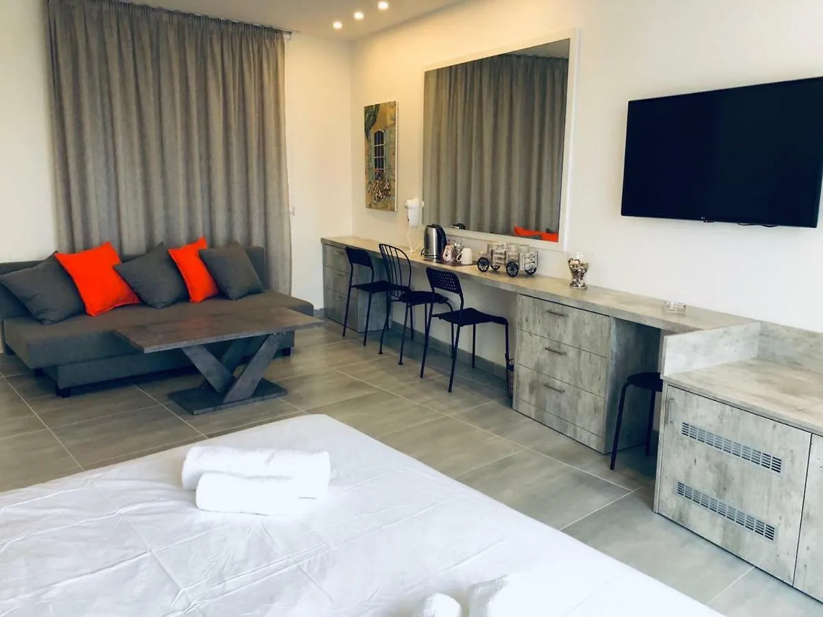 White 11 Aparthotel Larnaca
