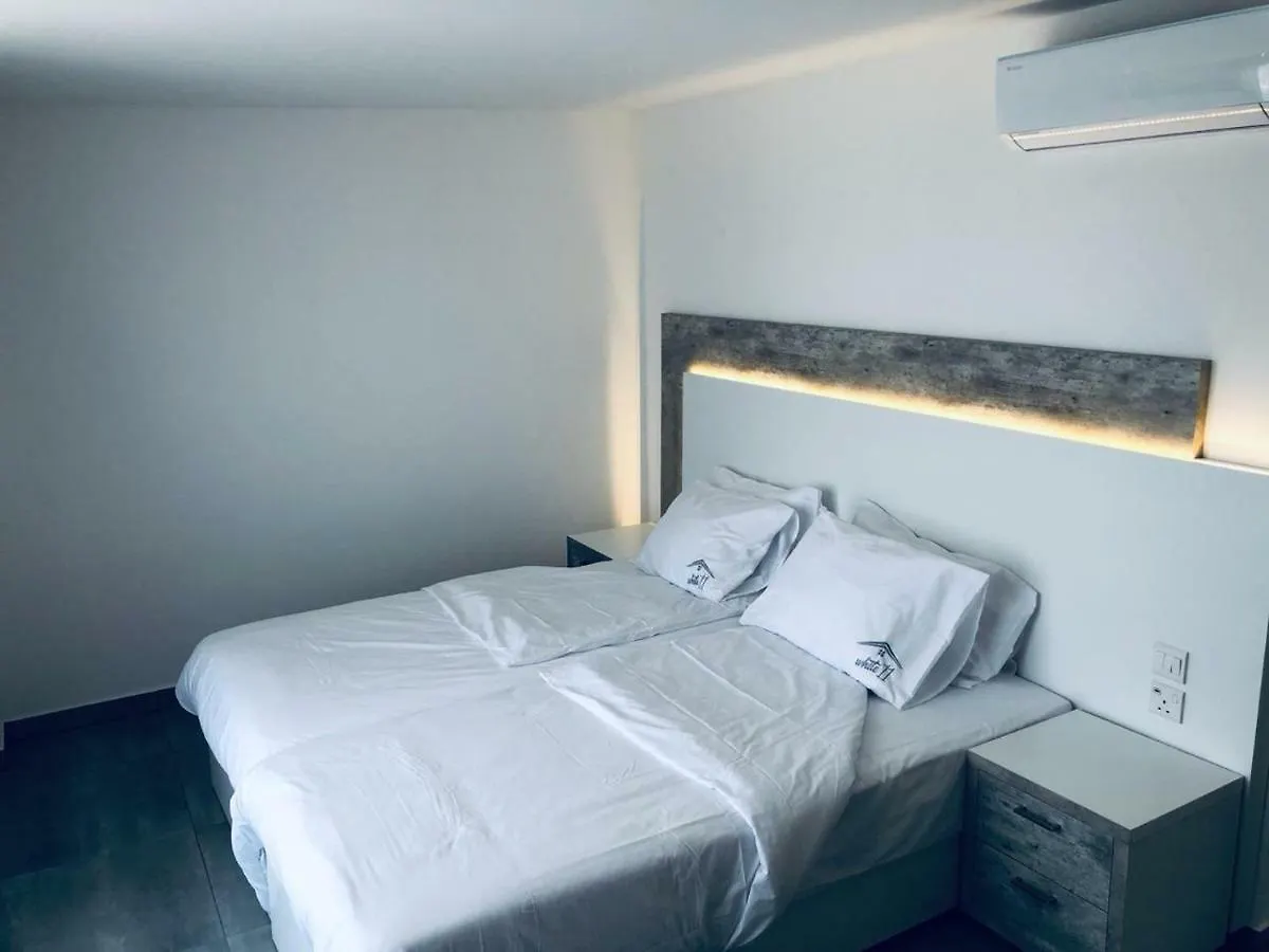 White 11 Aparthotel Larnaca