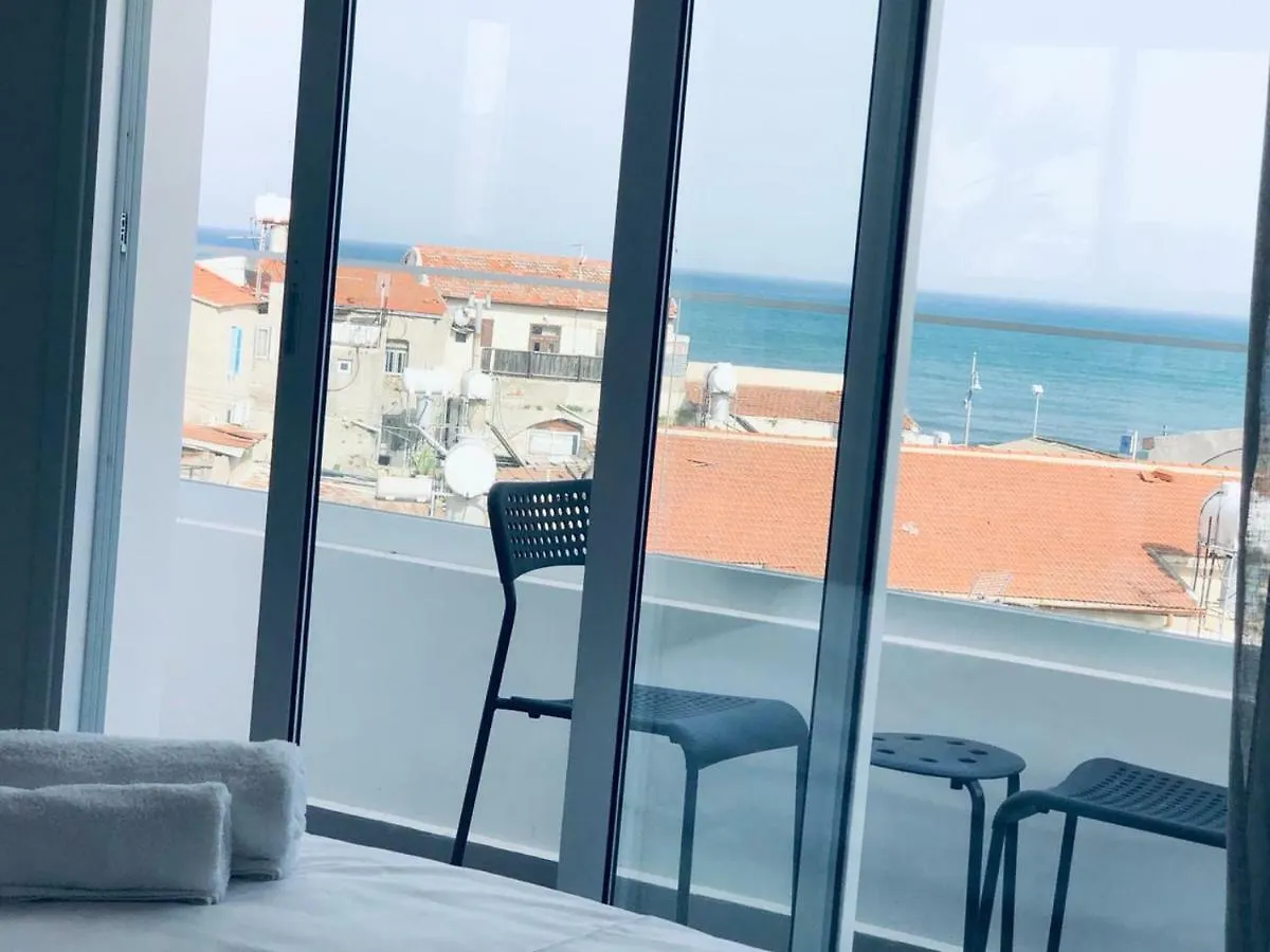 White 11 Aparthotel Larnaca 3*,