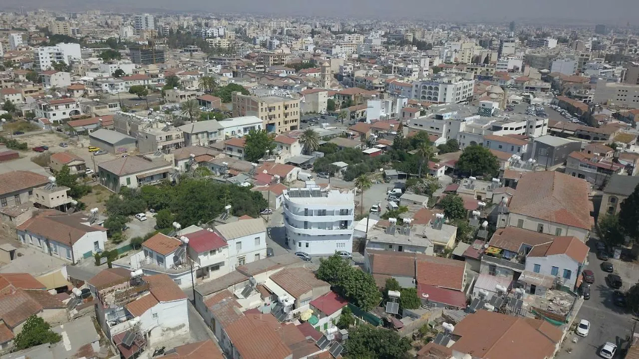White 11 Aparthotel Larnaca 3*,